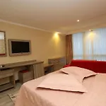 Otel Mora 3*