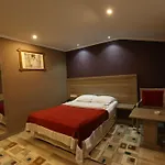 Otel Mora 3*