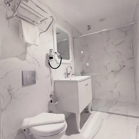 Hotel Mora 3*