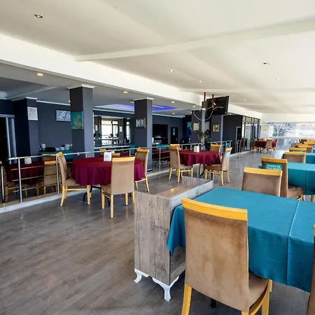 Hotel Mora 3*