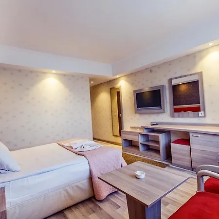 Mora Hotel 3*