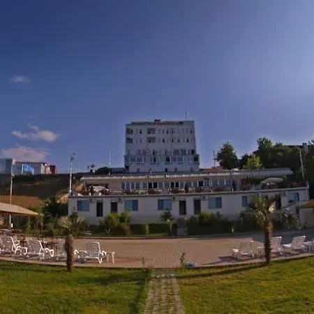 Mora Отель 3*