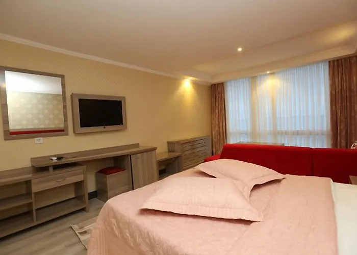 Ξενοδοχείο Mora 3*