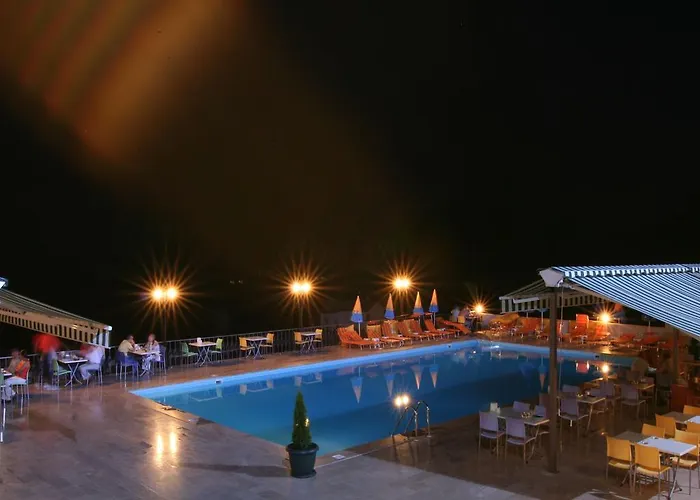 Mora Τραμπζόν